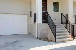 807 E 16th St, Austin, TX 78702 - Photo 1