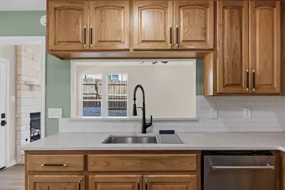1002 Crestview Street, Round Rock, TX 78681 - Photo 9