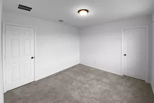 932 Yellow Ribbon Cove, Jarrell, TX 76537 - Photo 19