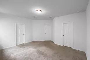 932 Yellow Ribbon Cove, Jarrell, TX 76537 - Photo 11