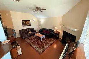 411 Estate Dr, Hutto, TX 78634 - Photo 11
