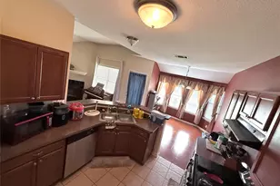 411 Estate Dr, Hutto, TX 78634 - Photo 9