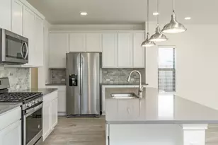 9113 Garnet Dr, Austin, TX 78729 - Photo 11