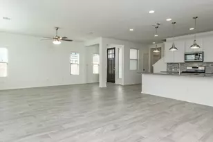 9113 Garnet Dr, Austin, TX 78729 - Photo 7