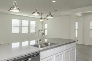9113 Garnet Dr, Austin, TX 78729 - Photo 13