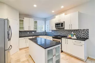 7800 Lonesome Dove Cove, Austin, TX 78729 - Photo 5
