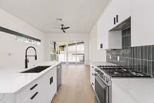 1402 Summit St, Austin, TX 78741 - Photo 11