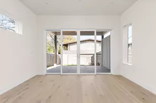 1402 Summit St, Austin, TX 78741 - Photo 11