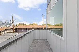 1402 Summit St, Austin, TX 78741 - Photo 21