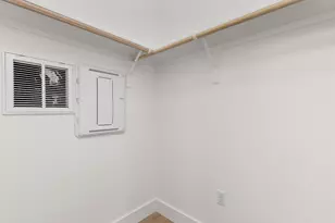 1402 Summit St, Austin, TX 78741 - Photo 19