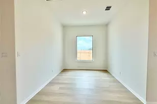580 Treadwell Ln, Kyle, TX 78640 - Photo 9