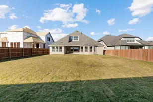 121 Keswick St, Liberty Hill, TX 78642 - Photo 35