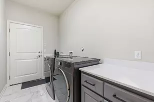 5720 Baythorne Dr, Austin, TX 78747 - Photo 13