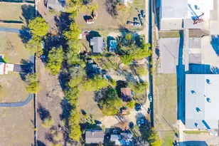 162 Mendoza Ln Ln, Buda, TX 78610 - Photo 11