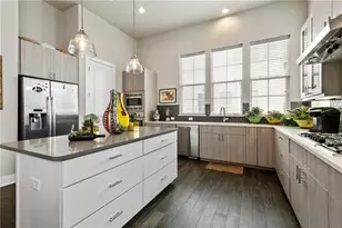 1305 Town Creek Dr, Austin, TX 78741 - Photo 9
