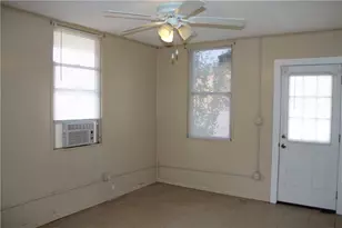 906 Haysel St, Bastrop, TX 78602 - Photo 5