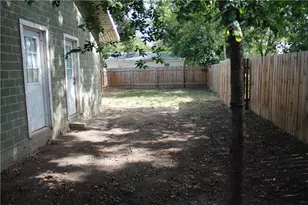 906 Haysel St, Bastrop, TX 78602 - Photo 5