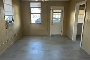 906 Haysel St, Bastrop, TX 78602 - Photo 3