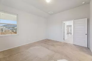 316 Insider Loop, Elgin, TX 78621 - Photo 13