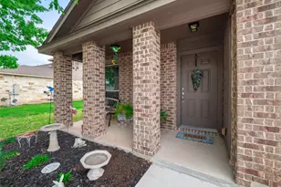 614 Lantana Ave, Lockhart, TX 78644 - Photo 3