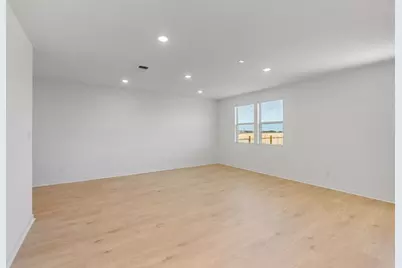 140 Green Berets Bend, Jarrell, TX 76537 - Photo 9