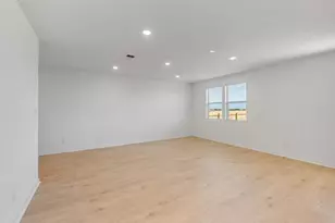 140 Green Berets Bnd, Jarrell, TX 76537 - Photo 9