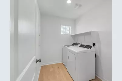 140 Green Berets Bend, Jarrell, TX 76537 - Photo 17