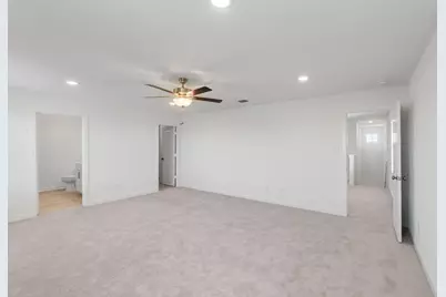 140 Green Berets Bend, Jarrell, TX 76537 - Photo 13