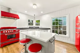 811 E 45th St, Austin, TX 78751 - Photo 11