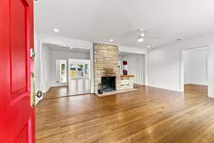 811 E 45th St, Austin, TX 78751 - Photo 5