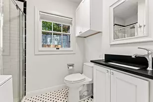 811 E 45th St, Austin, TX 78751 - Photo 17