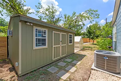 811 E 45th Street, Austin, TX 78751 - Photo 19