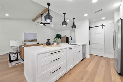 2404 Monarch Drive, Austin, TX 78748 - Photo 9