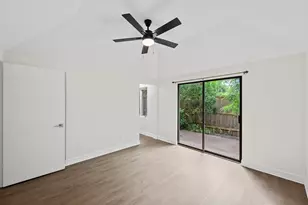 409 E 38th St, Austin, TX 78705 - Photo 13