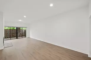 409 E 38th St, Austin, TX 78705 - Photo 5
