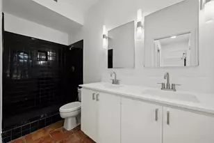 409 E 38th St, Austin, TX 78705 - Photo 15