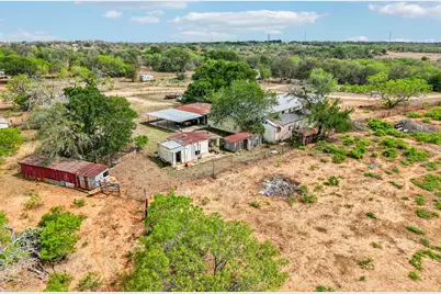 3200 Cattlemens Row, Lockhart, TX 78644 - Photo 7