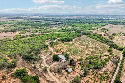 3200 Cattlemens Row, Lockhart, TX 78644 - Photo 11