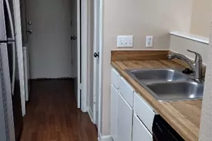 10001 Parliament House Rd, Austin, TX 78729 - Photo 7