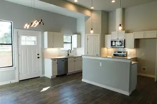 207 Laurel Ln, Spicewood, TX 78669 - Photo 5