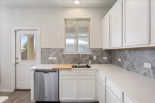 101 Silver Birch Ct, Georgetown, TX 78626 - Photo 17