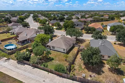 882 Shadow Creek Boulevard, Buda, TX 78610 - Photo 31