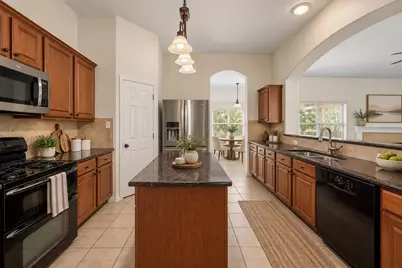 882 Shadow Creek Boulevard, Buda, TX 78610 - Photo 9