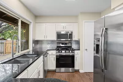 9215 Hunters Trace E, Austin, TX 78758 - Photo 11