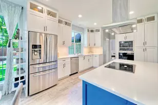 3002 Barton Point Cir, Austin, TX 78733 - Photo 13