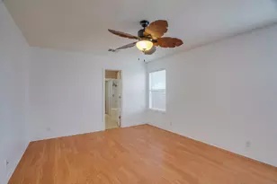918 Estate Dr, Hutto, TX 78634 - Photo 7