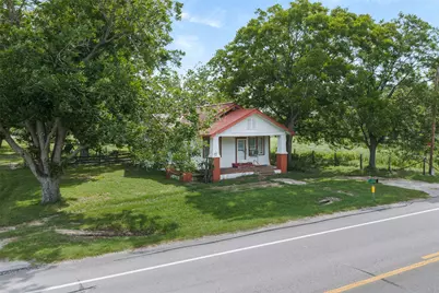 2005 W Grand Avenue, Yoakum, TX 77995 - Photo 1