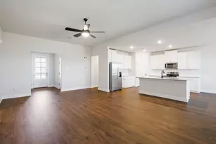 517 W Luna Blue Ln, Jarrell, TX 76537 - Photo 3