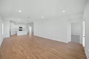 445 Mustang Lk Cir, Buda, TX 78610 - Photo 7