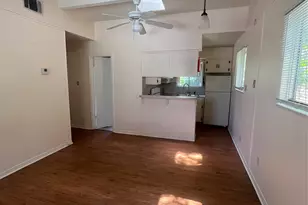 208 E 31st St, Austin, TX 78705 - Photo 3